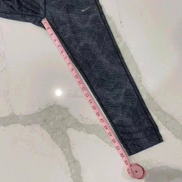 Nike Essential Running Tight Crop Length Legging Womens Small 799814 010 Dri-Fit - Picture 9 of 9